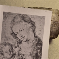 dame-med-barn-madonna-gammel-tysk-print-Albrecht-Durer-printet-paa-laerred-